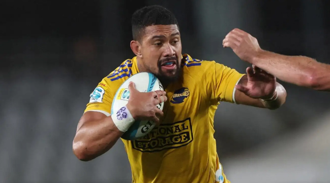 Ardie Savea se prepara para alejarse de los Hurricanes después de activar la cláusula en el contrato de NZR